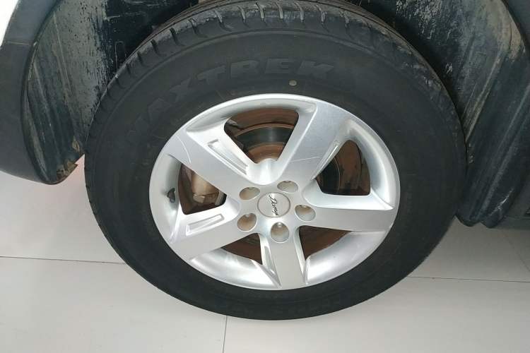 Used Zotye Domy X5 2017 Value Edition 1.6L Manual Comfort Model
