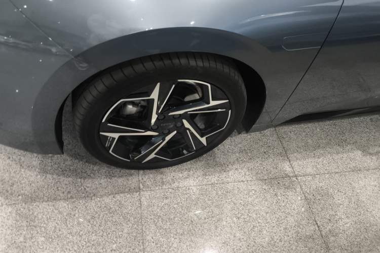 Used Lynk & Co 07 2024 EM-P 126 Long-Range Ultra
