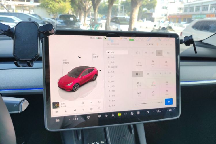 Used Tesla Model Y 2023 Long-Range All-Wheel-Drive Version