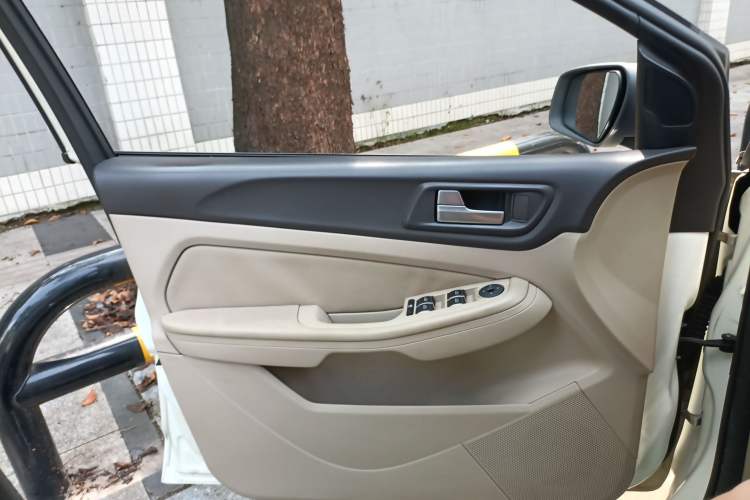 Used Ford Focus 2013 Sedan Classic 1.8L Automatic Fashion Edition
