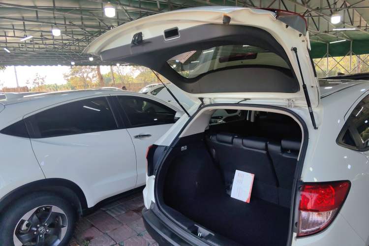 Used Honda Vezel 2016 1.8L CVT Front-Wheel Drive Pioneer Edition
