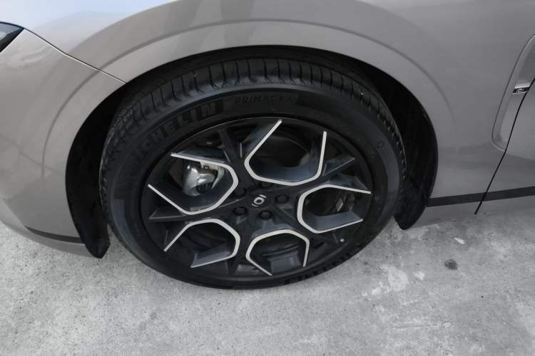 Used  A07 2024 Pure Electric "True Fragrance" Edition 515 Prestige Model
