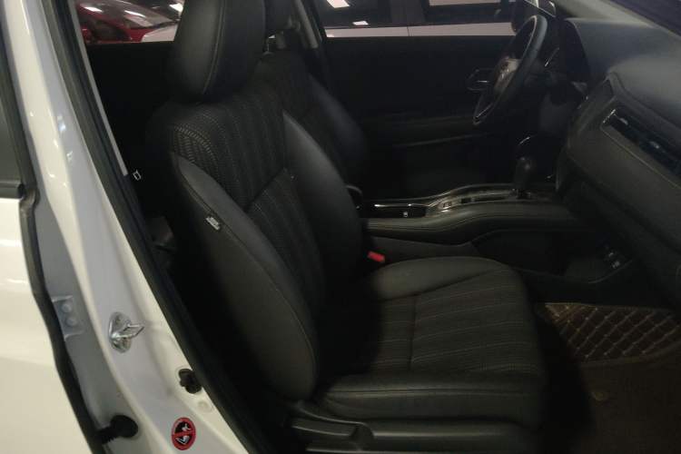 Used Honda Vezel 2017 1.8L CVT Two-Wheel Drive Luxury Model
