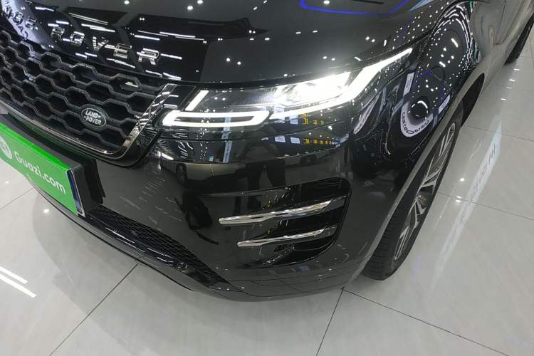 Used Land Rover Range Rover Evoque 2021 Range Rover Velar 249 PS R-Dynamic S Performance Edition
