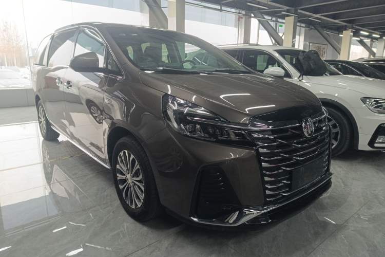 Used Buick GL8 2023 Facelifted Land Cruiser Executive Luxury Version