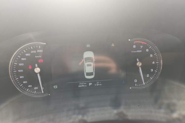 Used Roewe i6 2017 20T Automatic Internet ZhiZun Edition