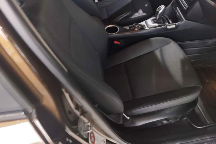 Used BMW X1 2014 sDrive18i Leading Model
