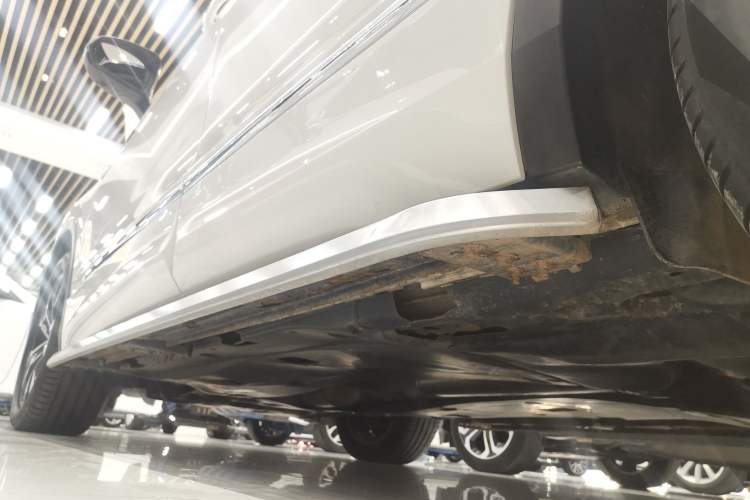 Used Volkswagen Tiguan L 2022 330TSI Automatic Two-Wheel Drive R-Line Enhanced Edition
