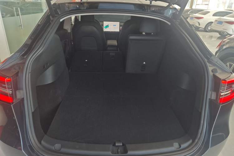 Used Tesla Model Y 2024 Rear-Wheel-Drive Version
