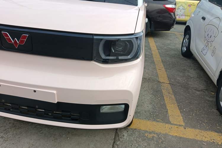 Used Wuling Hongguang MINIEV 2021 Macaron Fashion Edition Lithium-Ion Battery
