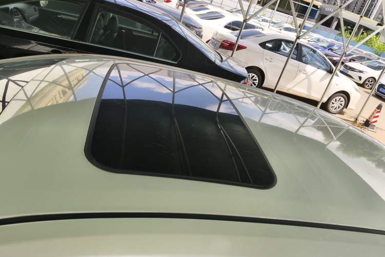 Used Toyota Levin 2019 Dual-Engine 1.8H E-CVT Luxury Edition China VI Standard
