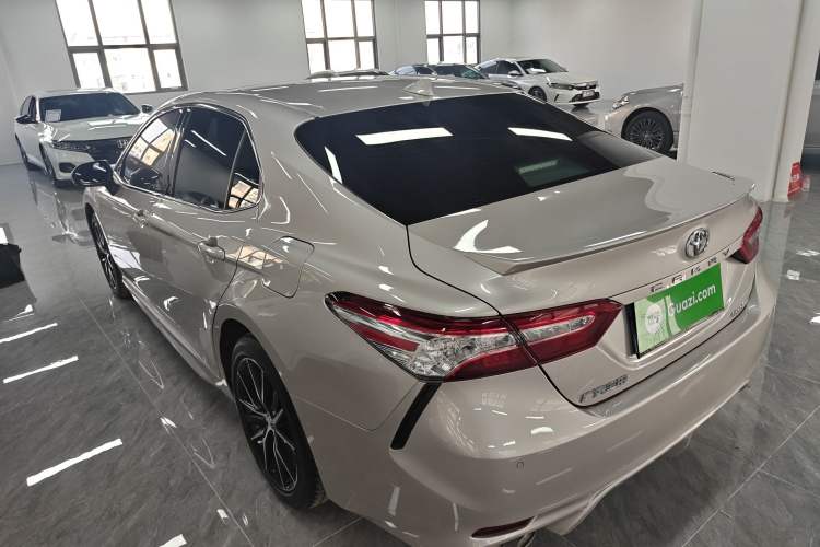 Used Toyota Camry 2021 2.0S FENGSHANG Edition
