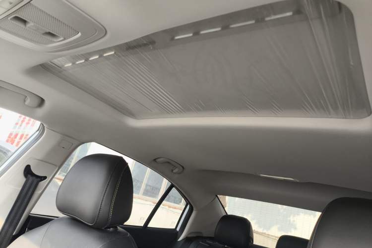 Used Roewe i5 2021 Revised Version 1.5L CVT Diamond Edition
