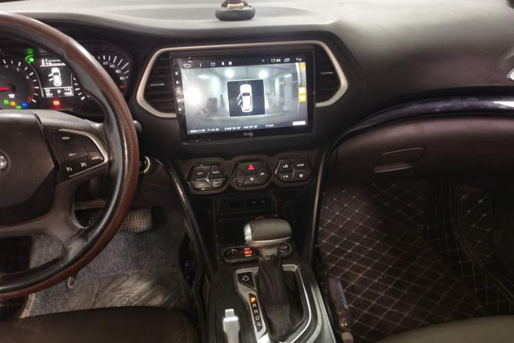 TDK.VehicleDetails.img