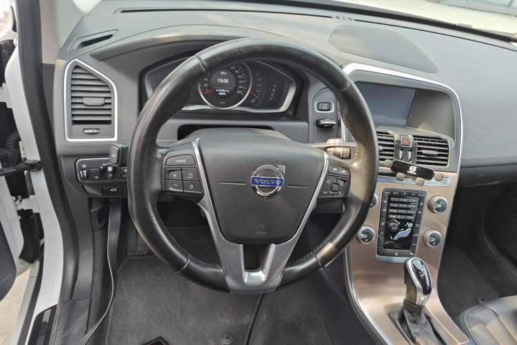 Used Volvo XC60 2015 T5 Smart Upgrade Model
