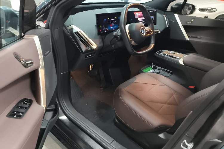 Used BMW iX 2022 xDrive40
