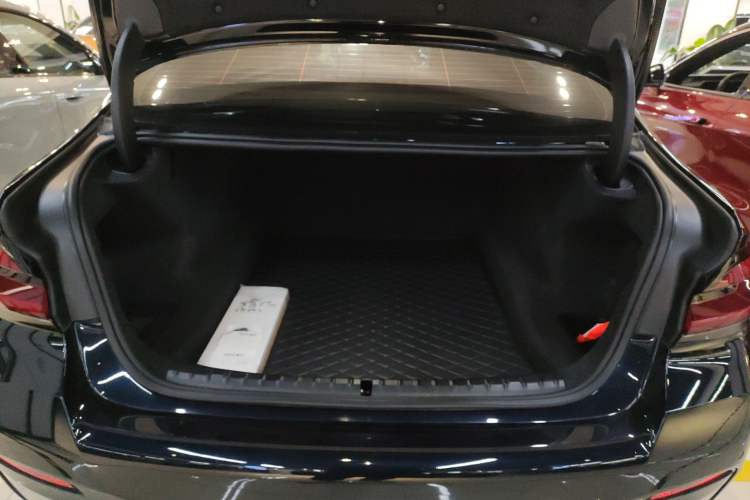 Used BMW 5 Series 2023 Restyled 530Li Leading Edition M Sport Package
