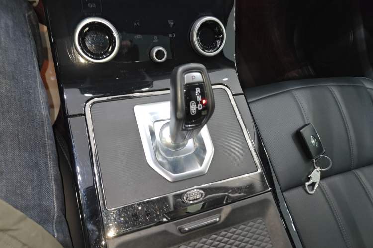 Used Land Rover Range Rover Evoque 2023 Aurora L 249 PS Collins Antique Bronze Special Edition
