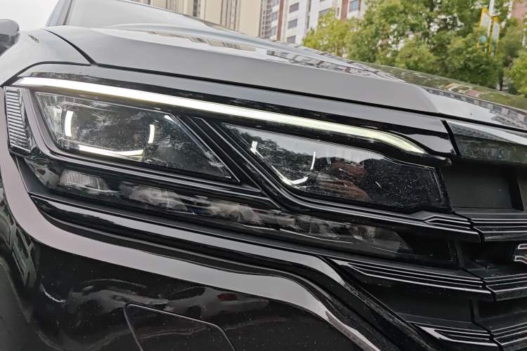 Used Volkswagen Touareg 2022 3.0 TSI Luxury Edition Black Diamond Sport Package