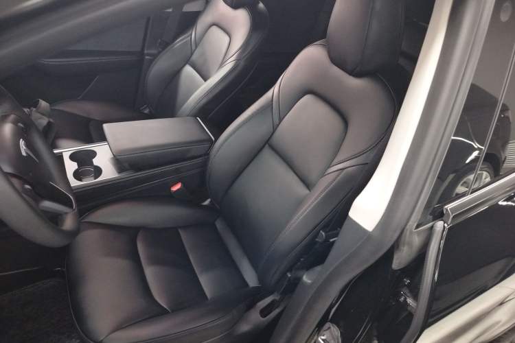 Used Tesla Model Y 2023 Rear-Wheel-Drive Version