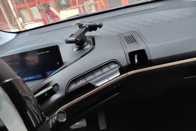 Used Baojun KiWi EV 2021 Artist Model Lithium Iron Phosphate
