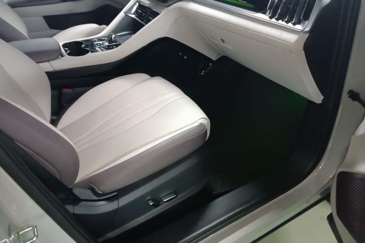 Used BYD Song PLUS New Energy 2025 EV Intelligent Driving Version 520km Premium Model
