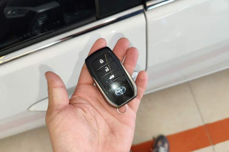 Used Toyota Corolla 2017 Revised Dual-Engine 1.8L E-CVT Elite Edition