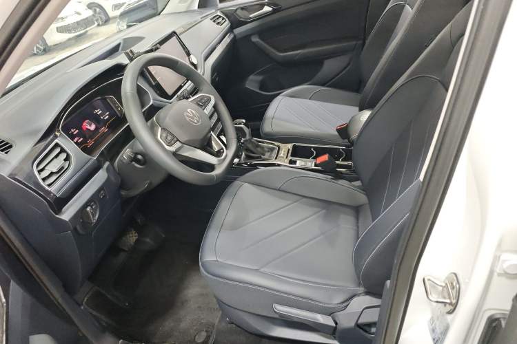 Used Volkswagen Tharu 2025 NewRui 300TSI Prestige Edition
