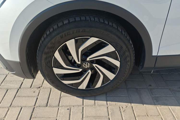 Used Volkswagen Tiguan L 2025 Model, Outstanding Version, 300TSI Automatic Two-Wheel Drive Longteng Edition