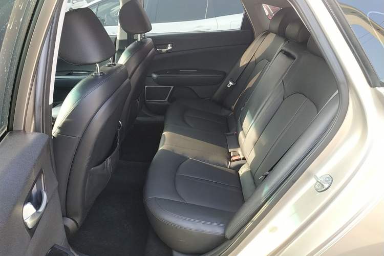 Used Kia K5 2016 2.0L Automatic LUX
