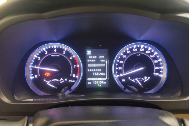 Used Toyota Highlander 2018 2.0T Four-Wheel Drive Luxury Version 7 Seats China VI Standard
