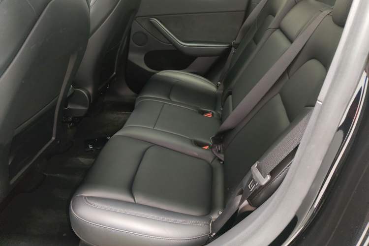 Used Tesla Model Y 2023 Rear-Wheel-Drive Version
