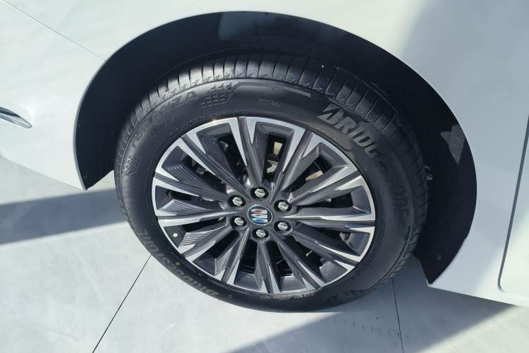 Used Buick GL8 2025 Lu Zun Deluxe Edition