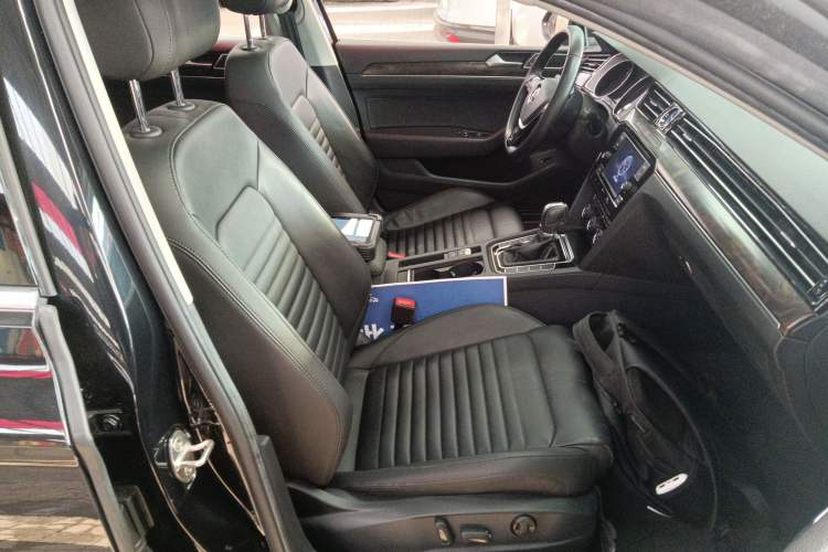 Used Volkswagen Magotan 2018 Facelift 330TSI DSG Luxury Model
