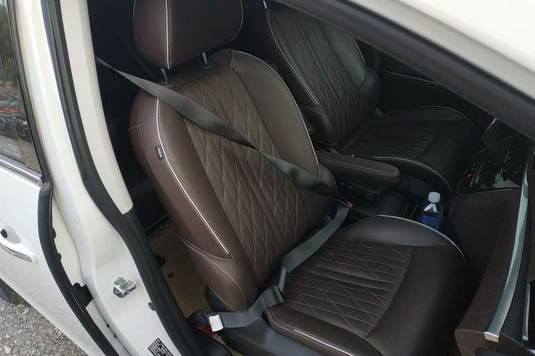 Used Buick GL8 2023 Land Executive Class 652T Luxury Model
