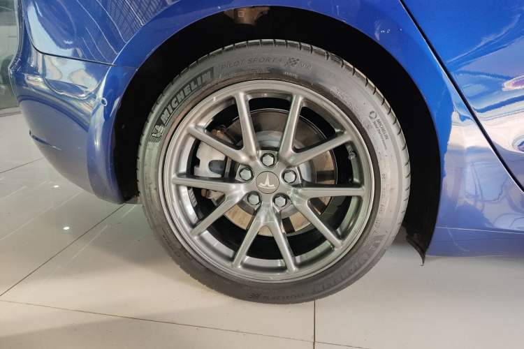 Used Tesla Model 3 2019 Standard Range Rear-Drive Upgraded Version
