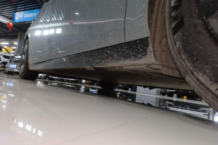 Used Li Auto MEGA 2024 Ultra Model
