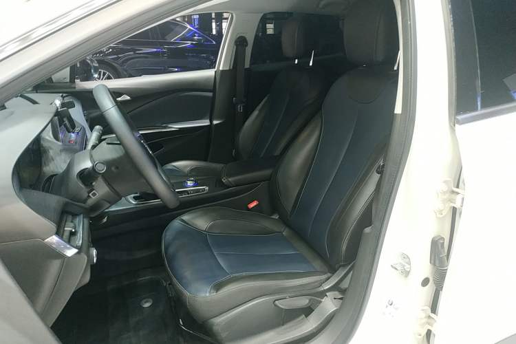 Used Buick Velite 6 2019 Connected Fashion Model Custom Edition
