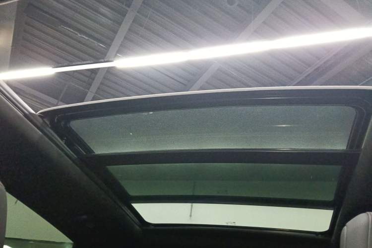 Used Cadillac XT5 2022 2.0T Two-Wheel Drive Luxury Version
