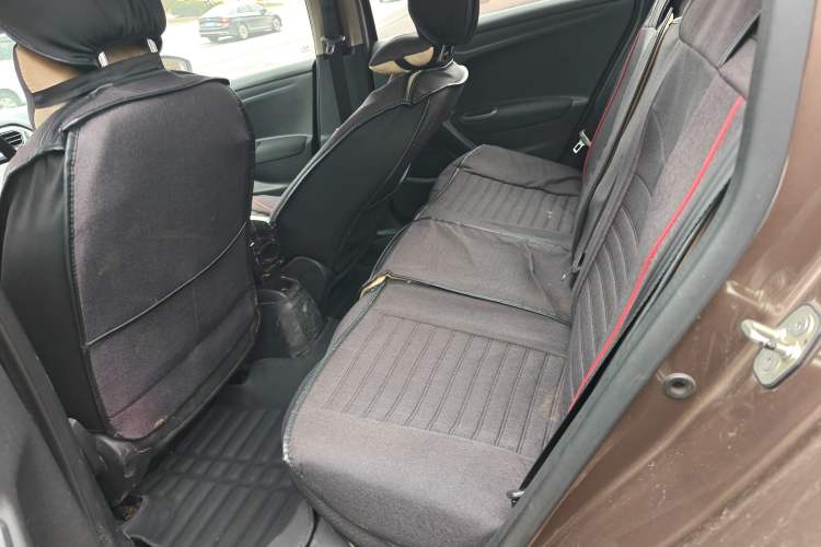 Used Peugeot 301 2014 1.6L Manual Comfort Edition