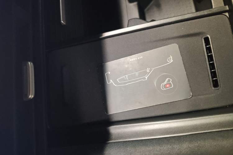 Used  G318 2024 Four-Wheel-Drive Air Suspension Model