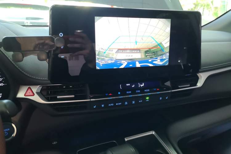 Used Toyota Sienna 2021 2.5L Hybrid Premium Edition