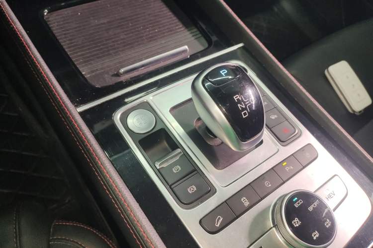 Used BYD Tang New Energy 2018 DM 2.0T All-Wheel Drive Smart Connectivity Luxury Model 7 Seats China V Emission Standard
