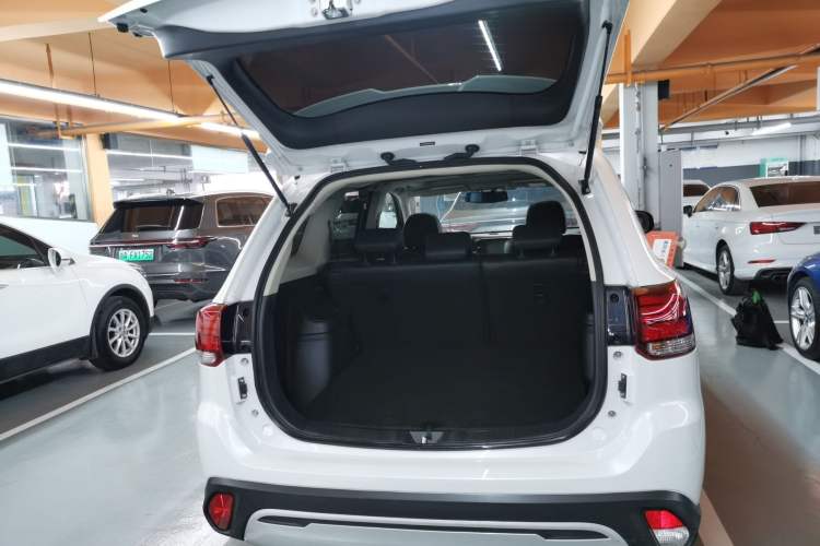 Used Mitsubishi Outlander 2019 2.0L Two-Wheel Drive Comfort Edition 5 Seats China VI Standard
