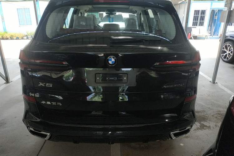 Used BMW X5 2023 xDrive 30Li Luxury M Sport Night Edition Package
