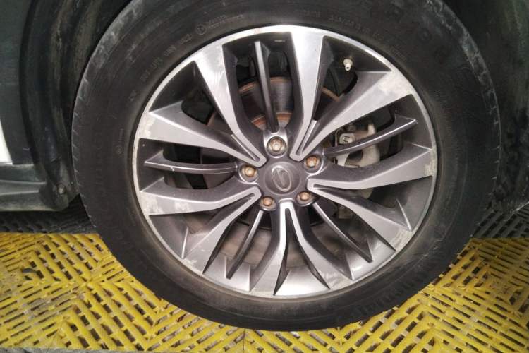 Used GAC Trumpchi GS8 2017 320T Two-Wheel Drive Luxury Smart Connectivity Version (7 Seats)
