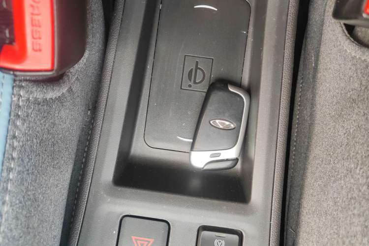 Used Chery Little Ant 2022 Sweet Pink Edition Half-Sugar Version 3-Cell Lithium 30kW 301km
