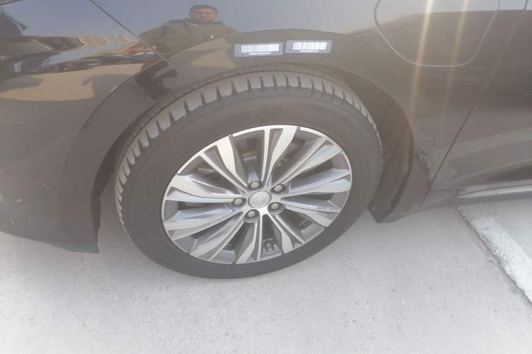 Used Hongqi E-QM5 2022 431 km Charge & Enjoy Edition