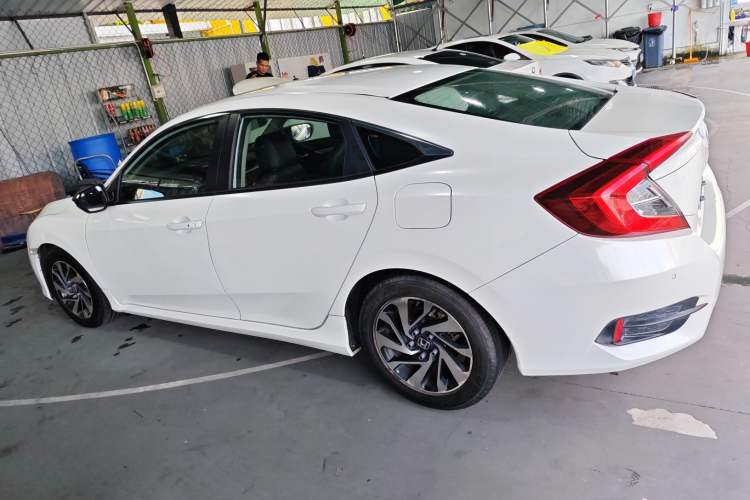 Used Honda Civic 2016 220TURBO CVT Luxury Edition
