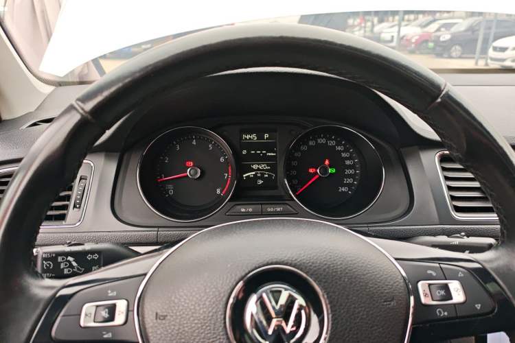 Used Volkswagen Lavida 2017 1.6L Automatic Comfort Edition
